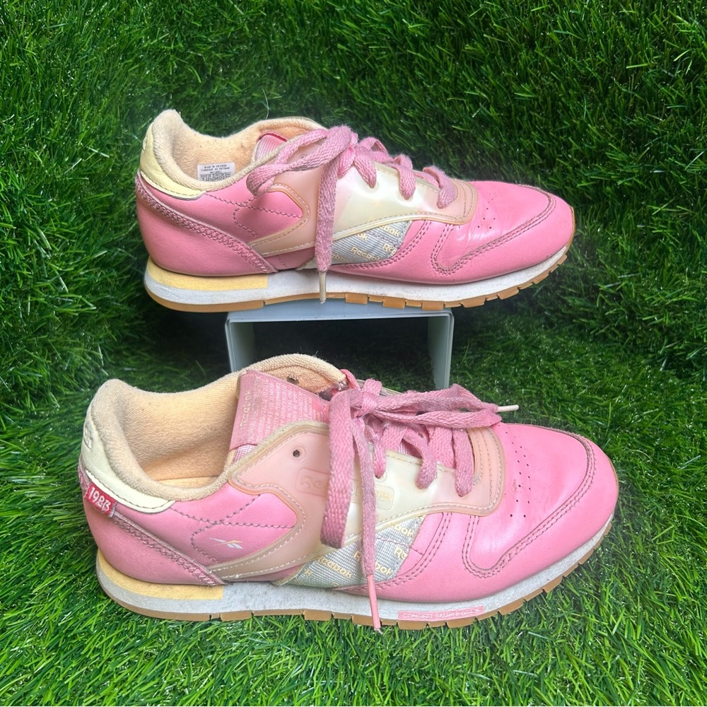 Reebok Classic Leather‎ Pink Low Top Sneakers Kids Size 3 DV5246 1983 Heritage
